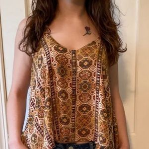 Cute tank, perfect for a date.
